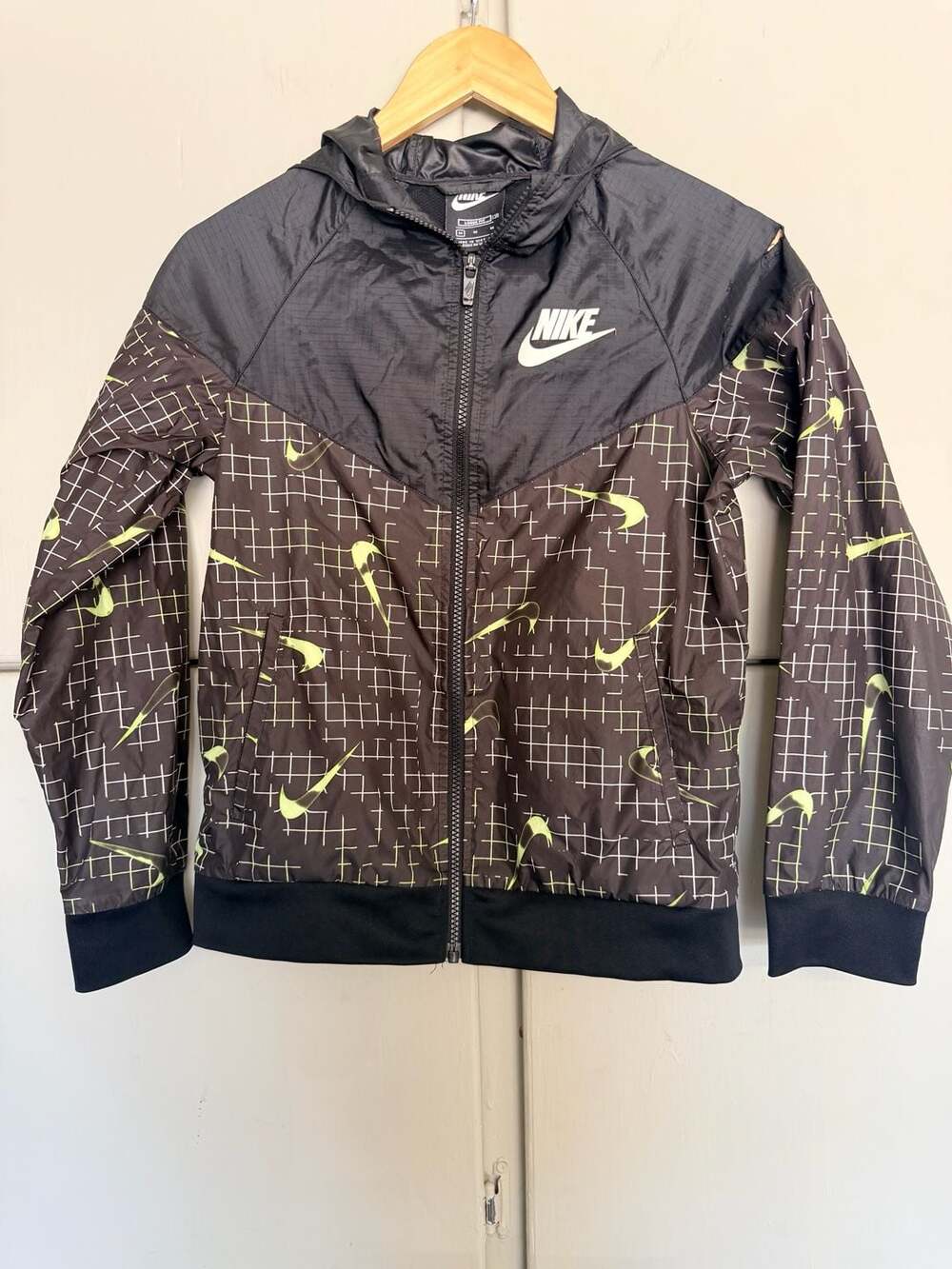 Nike Sportswear Windrunner Loose Fit Full-Zip Hooded Jacket Black Green Youth M